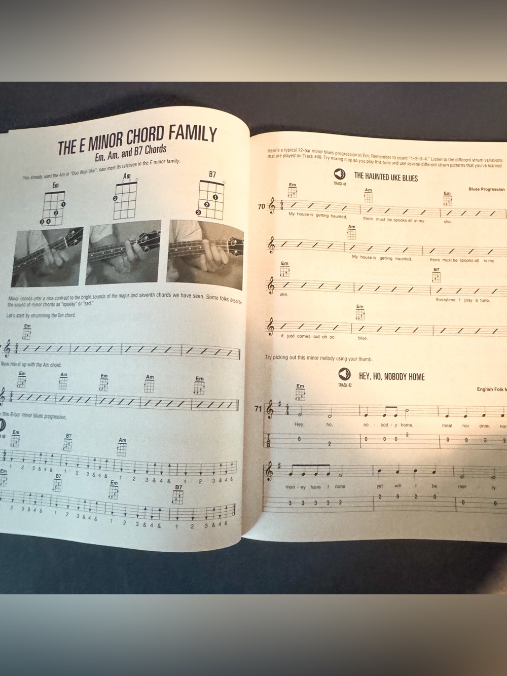 Hal Leonard Ukulele Method Book 1 Plus Chord Finder w/ 2 CDs - Picture 8 of 8